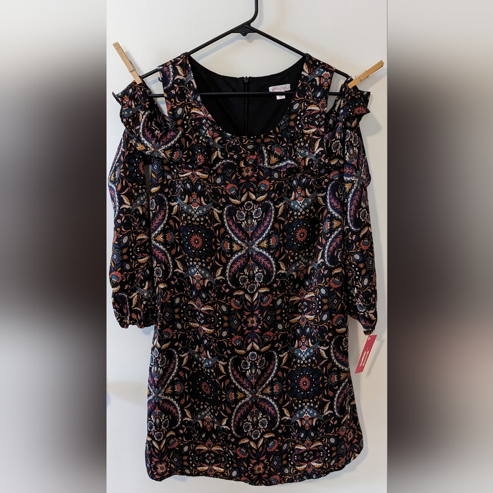 Peep shoulder sleeved dress - NWT!
